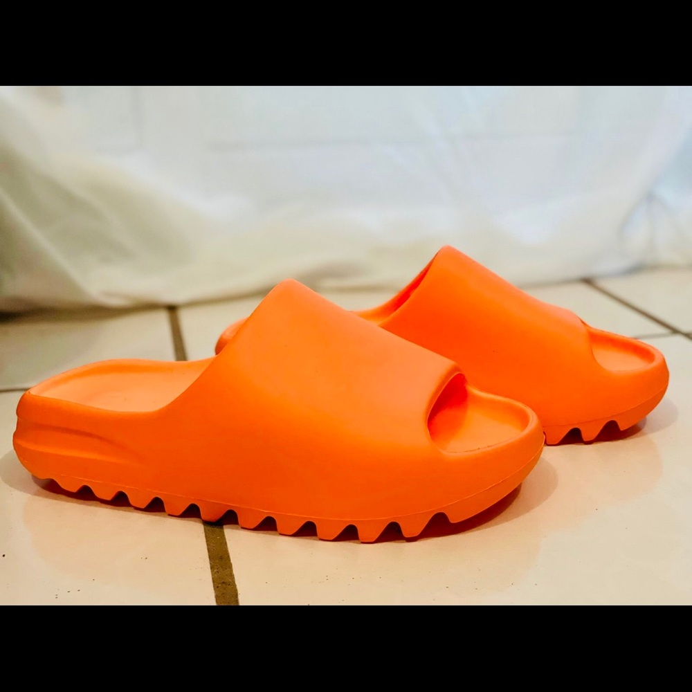 Yeezy Slides ‘Enflamed Orange’